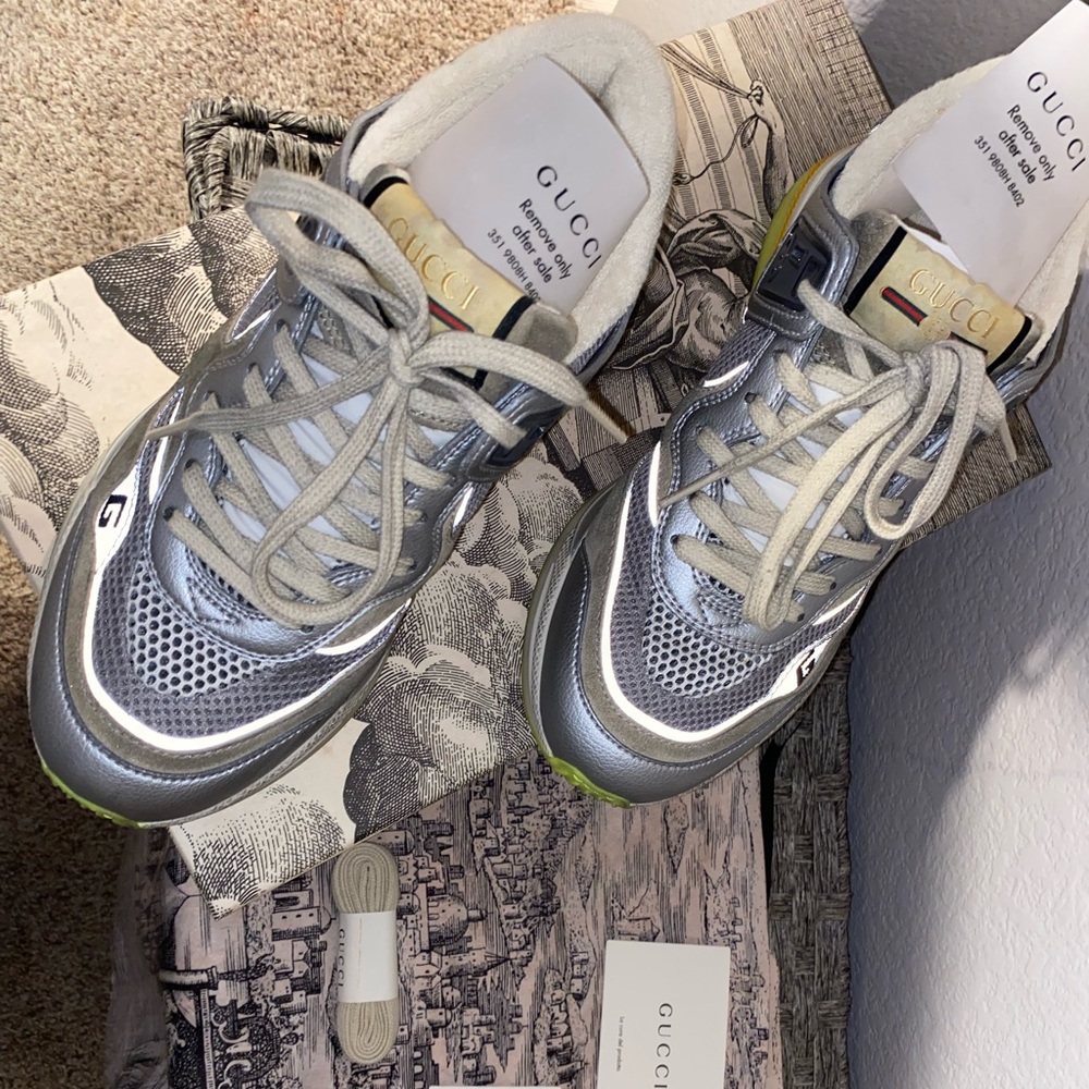 Woman Gucci Ultrapace Sneakers - Picture 6 of 8